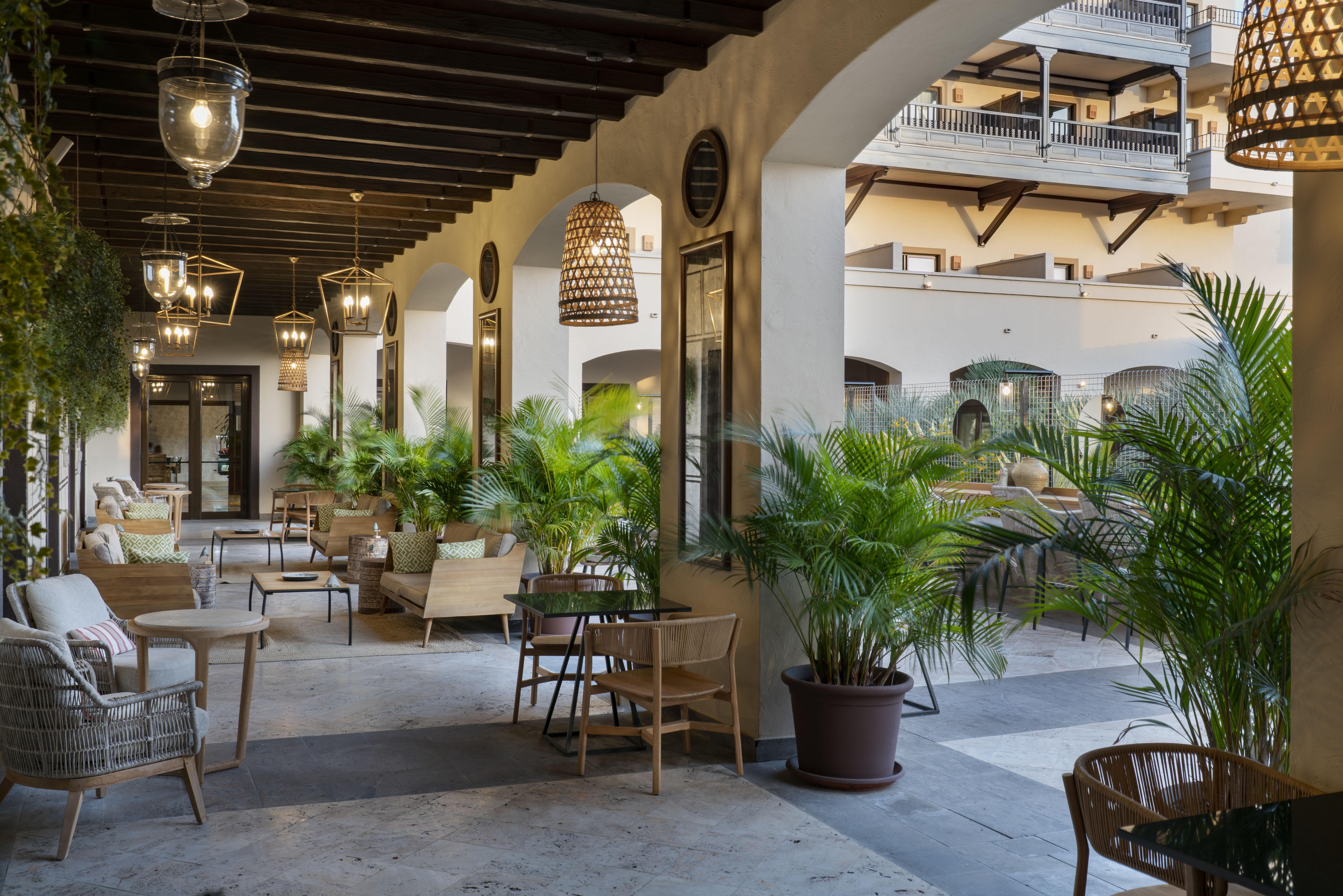 فندق فنتشي سيليثيون لا بلانتاثيون ديل سور أذيخي المظهر الخارجي الصورة The hotel's interior courtyard