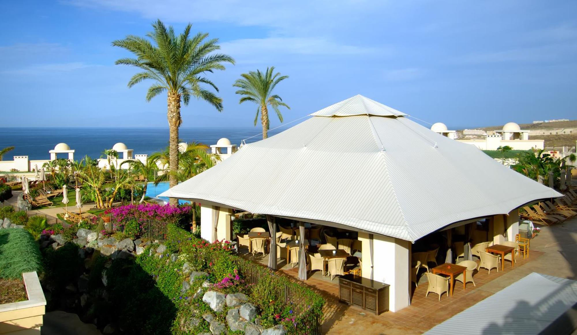 فندق فنتشي سيليثيون لا بلانتاثيون ديل سور أذيخي المطعم الصورة A restaurant in a hotel