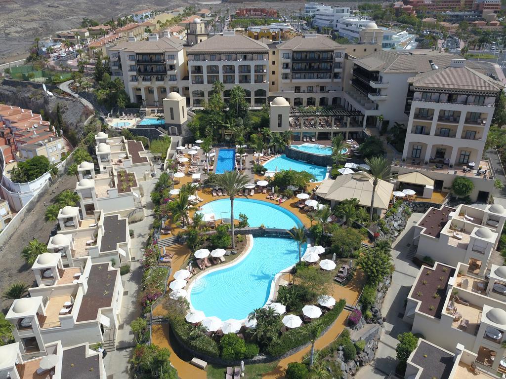 فندق فنتشي سيليثيون لا بلانتاثيون ديل سور أذيخي المظهر الخارجي الصورة Aerial view of the hotel