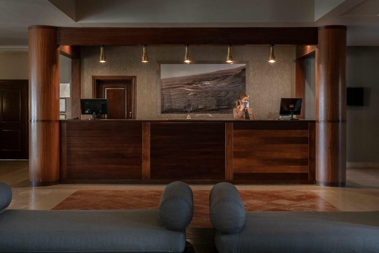 فندق فنتشي سيليثيون لا بلانتاثيون ديل سور أذيخي المظهر الخارجي الصورة The reception desk at the hotel